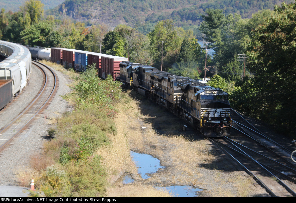 NS 3676 leads train 11Z from Binghamton into Enola yard